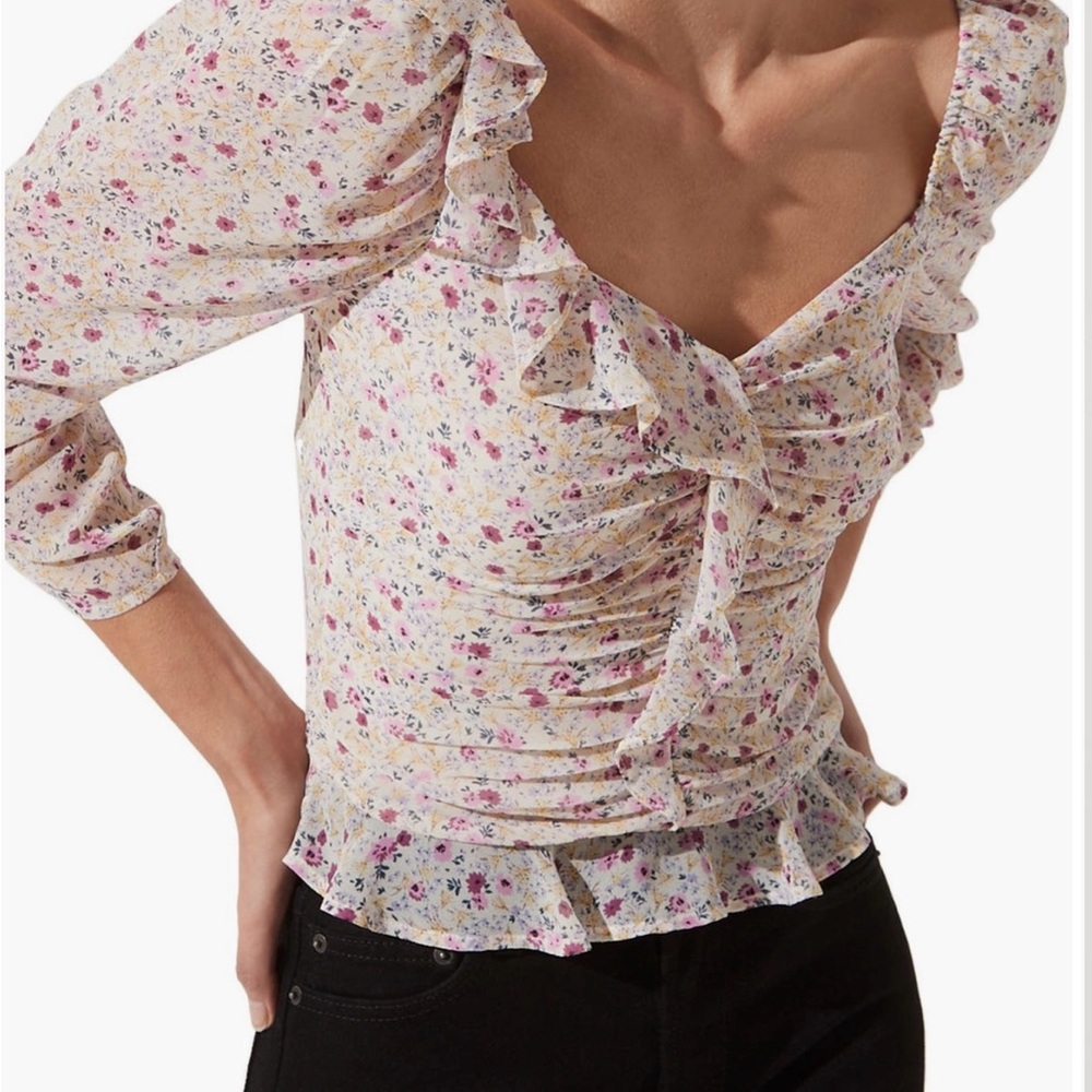 Astr the Label-Ruched Sleeve Blouse